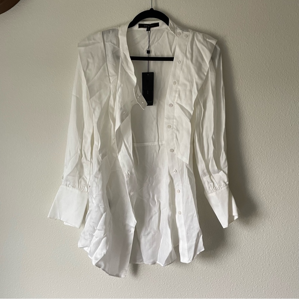 BCBG MaxAzria  White Top XXS  Long Sleeve Lightweight Button Up Peplum
